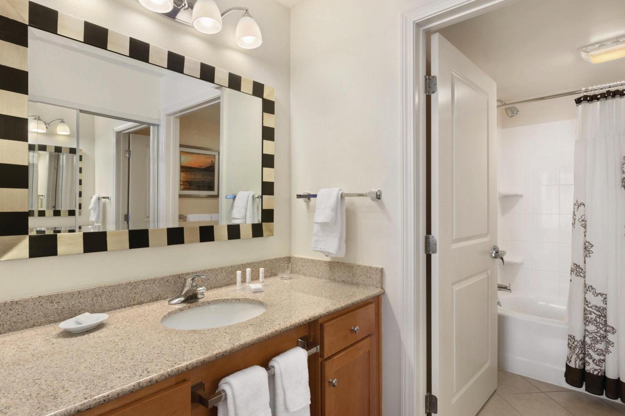 Residence Inn By Marriott Newport Middletown Exterior photo